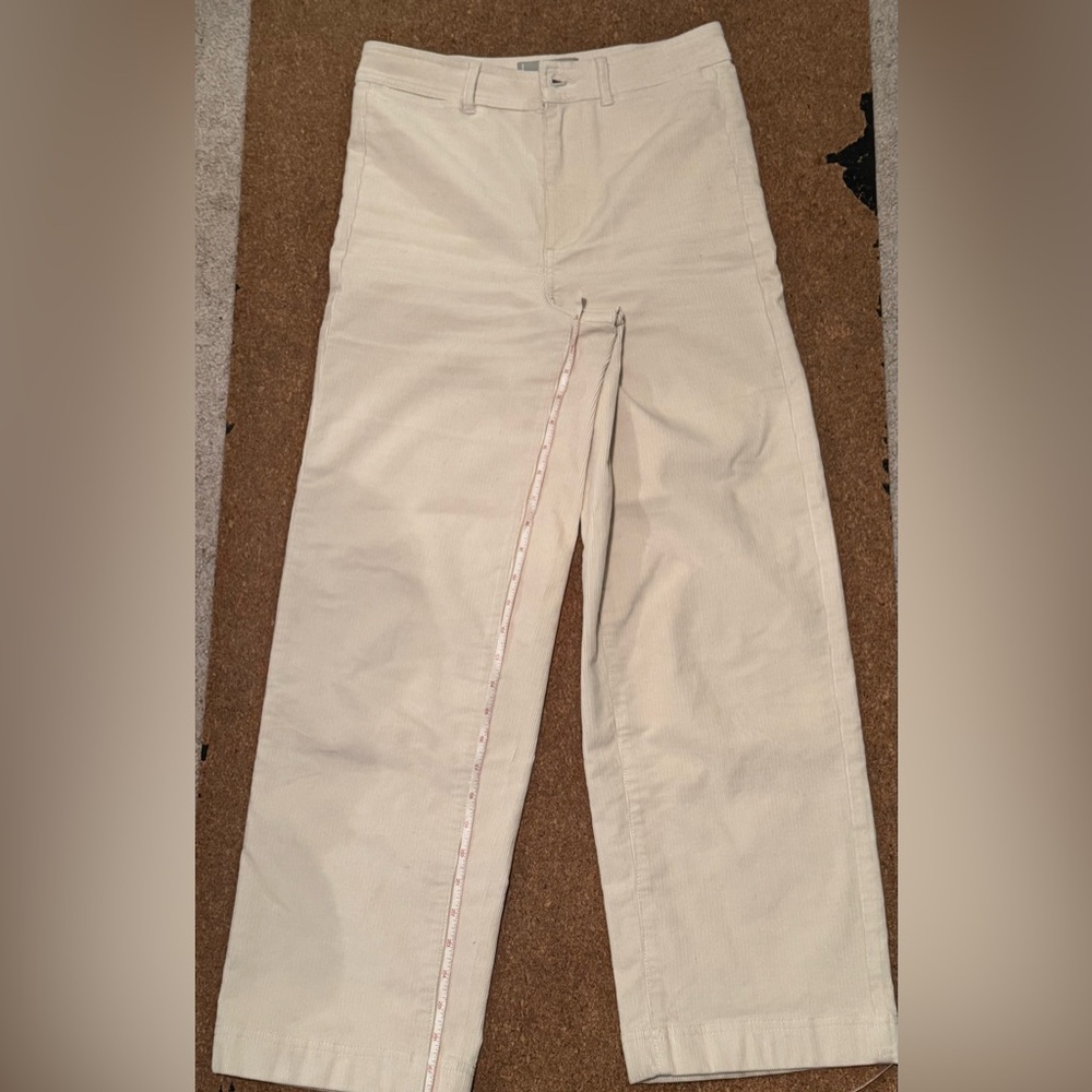 High rise wide leg pant by Everlane. Bone color. Size 4.